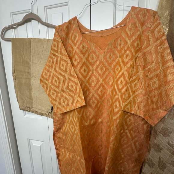 Sale‼️Rust Ikat Salwaar Kameez in 26” made of pure cotton with a lovely dupatta. - Picture 8 of 16